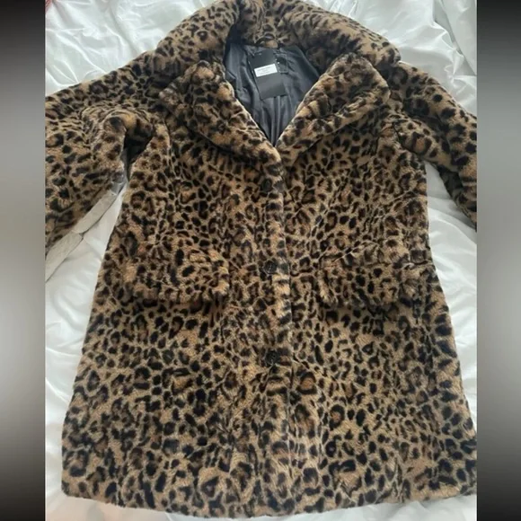 Luxe Faux Vegan Fur Leopard Print Oversized Coat Jacket - Picture 7 of 8